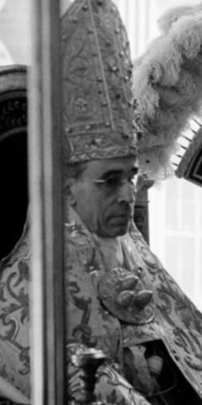 22.El papa Pío XII Pío XII en la canonización de santa Juana el 15 de mayo de 1949. Fuente: Facebook