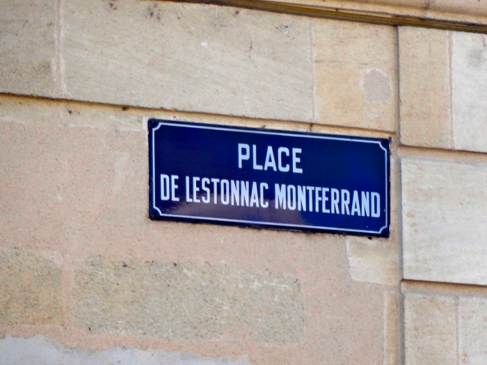 El Ayuntamiento de Landirás ha dado a la plaza del pueblo el nombre de plaza Lestonnac-Landirás, en recuerdo de
santa Juana. FOTO: https://www.newsodn.org