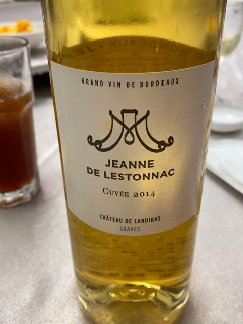 Vino blanco de las bodegas Château de Landiras, con el nombre de santa Juana. FOTO: https://www.vivino.com