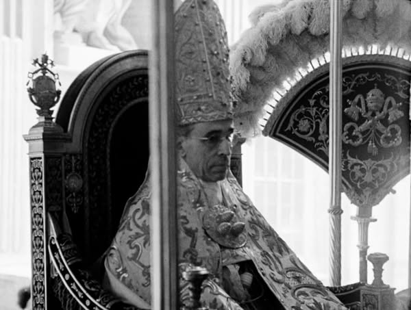 Pío XII en la canonización de santa Juana el 15 de mayo de 1949. Fuente: Facebook
