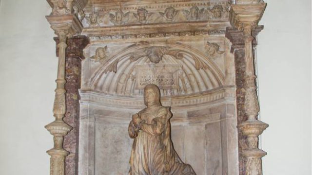 Sepulcro de doña Catalina de Mendoza, madre del cardenal García de Loaysa